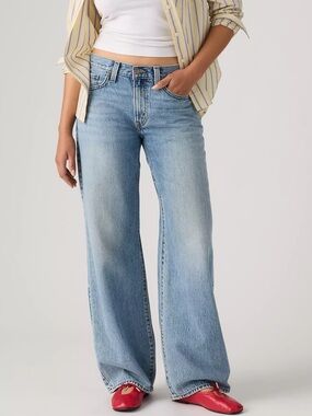 NWT Levi’s Middy Balloon Jeans